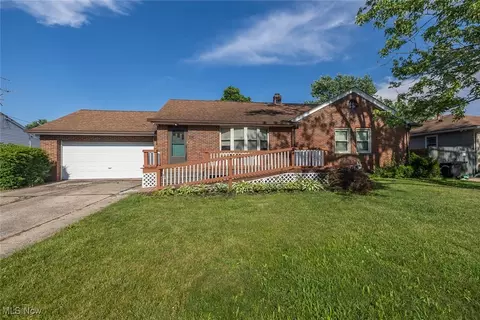232 Lexington Ave, Elyria, OH 44035