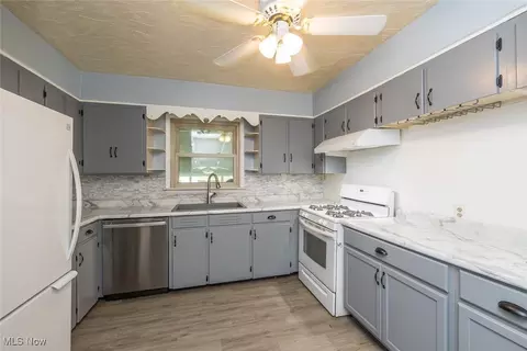 232 Lexington Ave, Elyria, OH 44035 photo 9