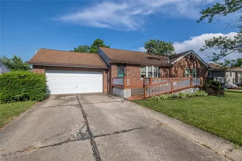 232 Lexington Ave, Elyria, OH 44035 photo 2