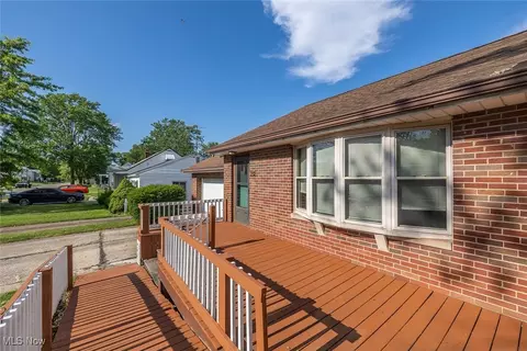 232 Lexington Ave, Elyria, OH 44035 photo 5