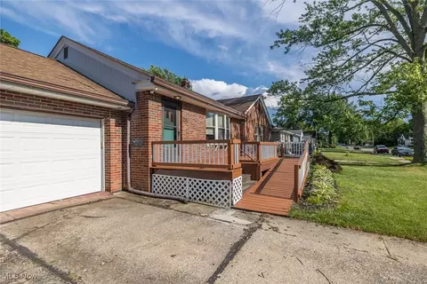 232 Lexington Ave, Elyria, OH 44035 photo 3