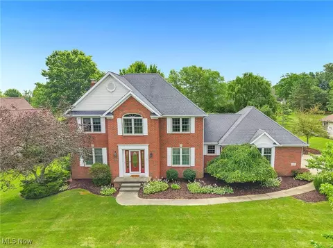 2370 Greenview Dr, Uniontown, OH 44685