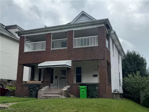 703 Locust St, Coshocton, OH 43812