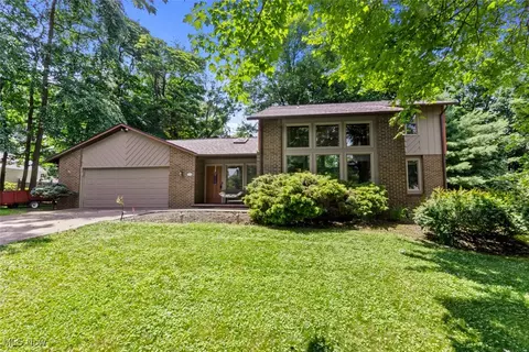 5035 Parkhaven Ave NE, Canton, OH 44705
