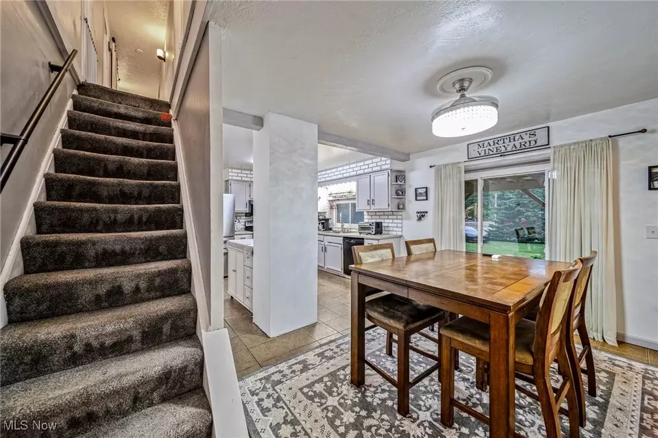 Entry Way - 8240 Bellflower Rd, Mentor, OH 44060 photo 1 of 4