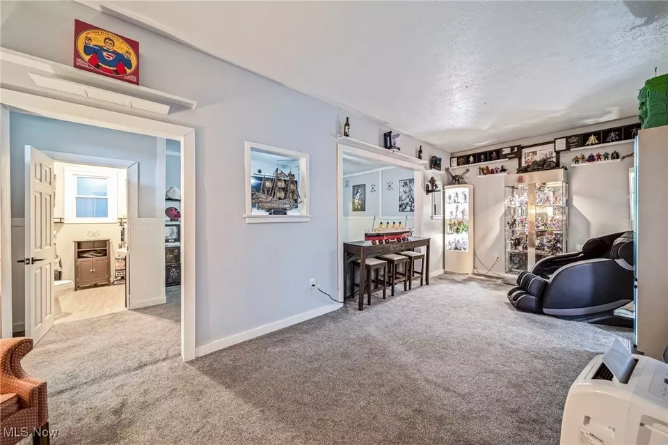 Entry Way - 8240 Bellflower Rd, Mentor, OH 44060 photo 2 of 4