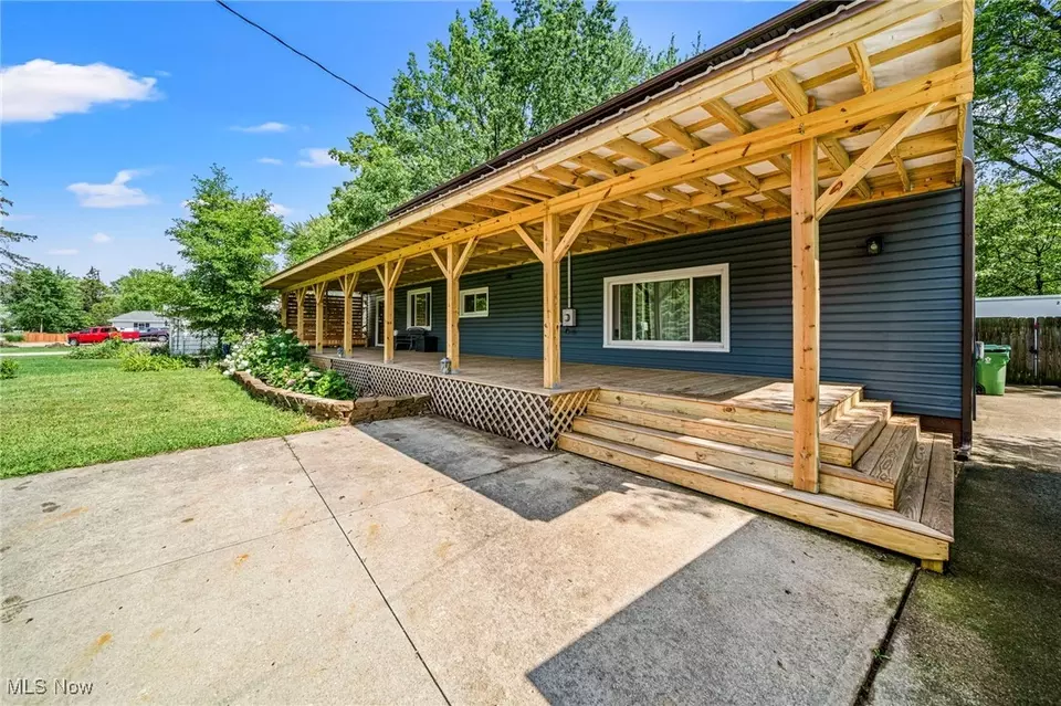 Exterior - 8240 Bellflower Rd, Mentor, OH 44060 photo 4 of 12