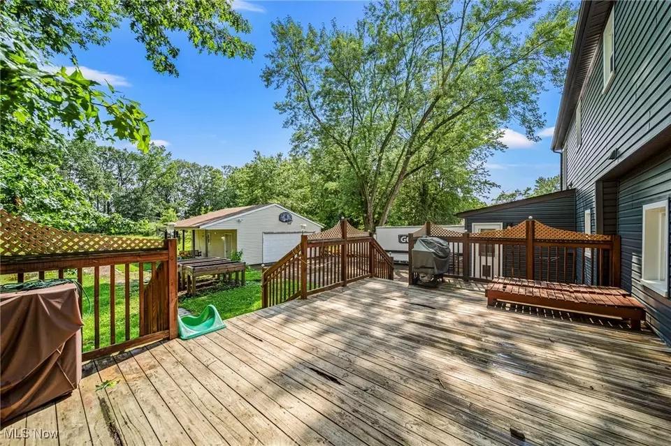 Exterior - 8240 Bellflower Rd, Mentor, OH 44060 photo 9 of 12