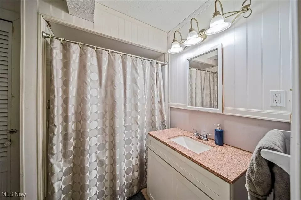 Bath - 8240 Bellflower Rd, Mentor, OH 44060 photo 1 of 2