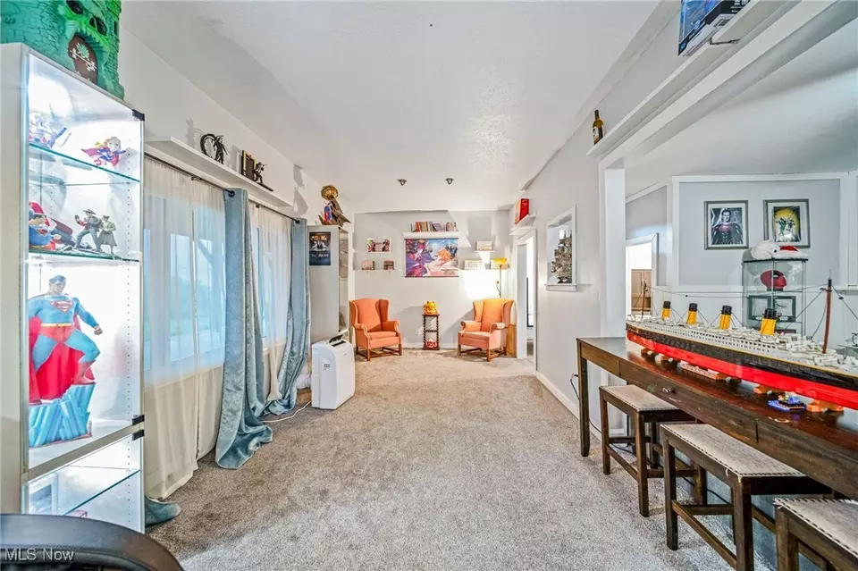 Entry Way - 8240 Bellflower Rd, Mentor, OH 44060 photo 3 of 4