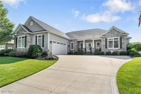 7406 Rolling Green Ave NW, Massillon, OH 44646