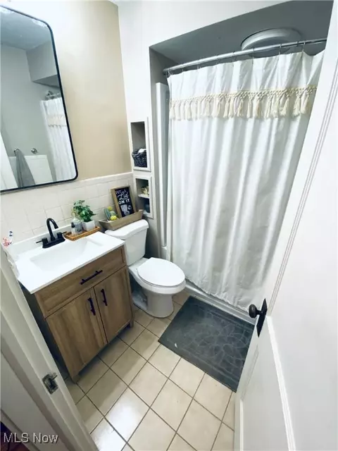 Bath - 94 Shadyside Dr, Boardman, OH 44512 photo 1 of 1