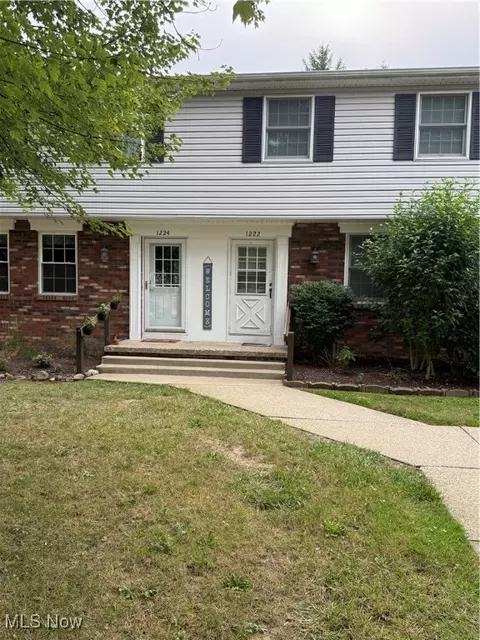 1222 N Carpenter Rd, Brunswick, OH 44212