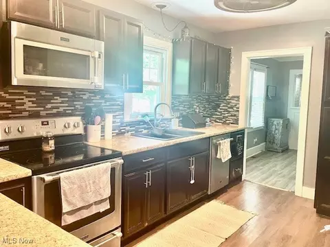 127 William St, Struthers, OH 44471 photo 8