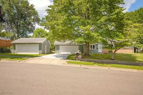2355 Scotland Dr, Akron, OH 44305