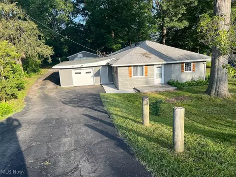 3402 Easton Rd, Norton, OH 44203