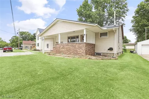 131 Stebbins St, Creston, OH 44217