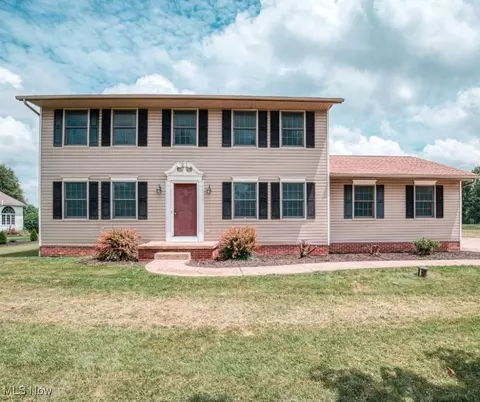2811 Canton Rd, Uniontown, OH 44685