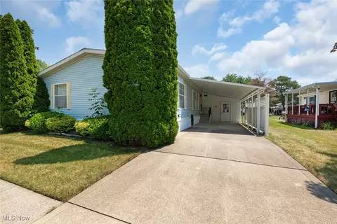3 Fiddlesticks, Olmsted Twp, OH 44138