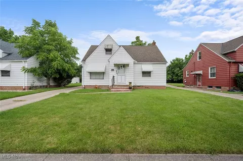 5197 Catherine St, Maple Heights, OH 44137