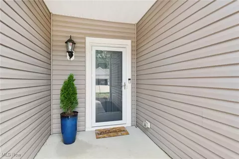 523 Arbor Ln, Copley, OH 44321 photo 2
