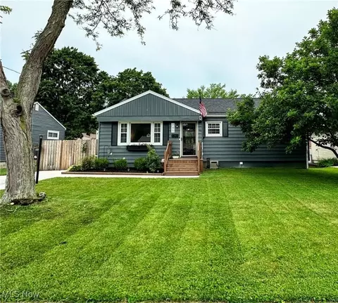749 Eastland Ave, Ravenna, OH 44266