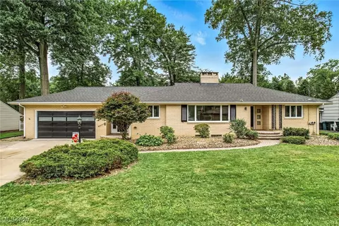 3730 Northwood Dr SE, Warren, OH 44484