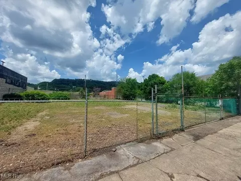 235 N 5th St, Steubenville, OH 43952