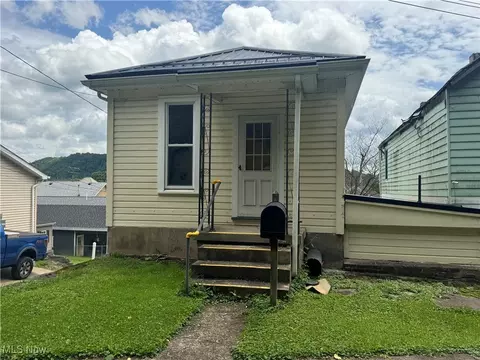 1408 Ascension St, Martins Ferry, OH 43935