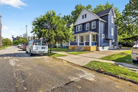 429 Arbor Rd, Cleveland, OH 44108