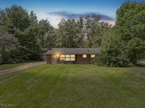 10962 Helmut, Chardon, OH 44024