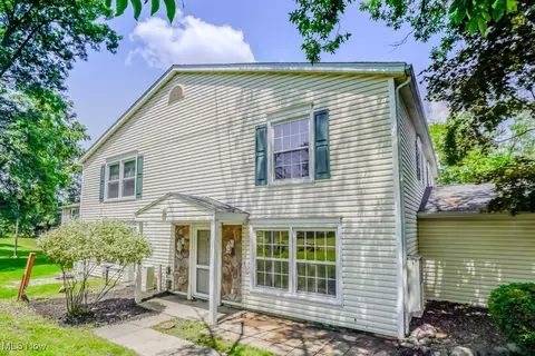 288 Canterbury Ln #C23, Medina, OH 44256