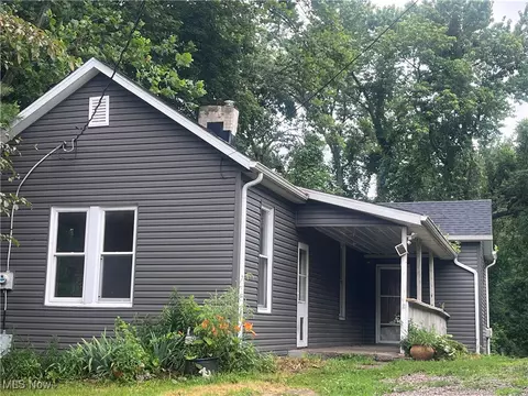 1069 Mershon Ln, Zanesville, OH 43701
