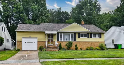9421 David Rd, Garfield Heights, OH 44125