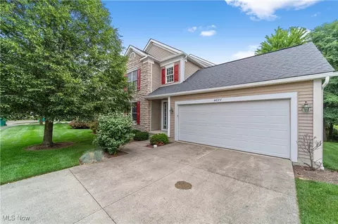 4877 Highland Place Ct, Richmond Heights, OH 44143