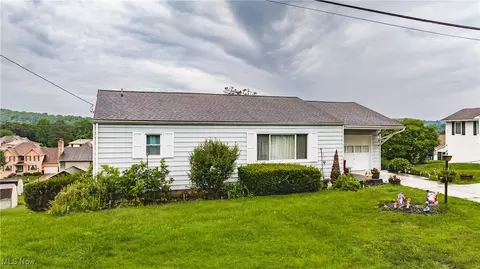 1310 Newberry Dr, Parkersburg, WV 26101