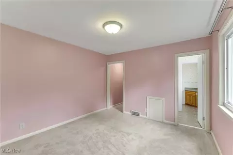 Bedroom - 8918 Bramley Dr, Independence, OH 44131 photo 2 of 6