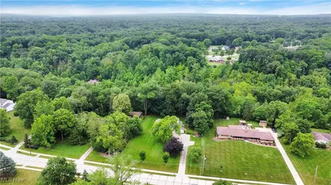 View/Area - 8918 Bramley Dr, Independence, OH 44131 photo 4 of 8