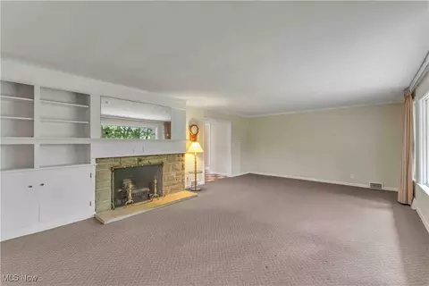 Living - 8918 Bramley Dr, Independence, OH 44131 photo 2 of 4