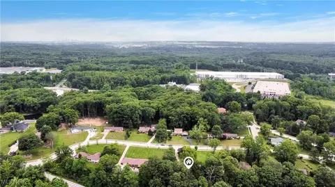 View/Area - 8918 Bramley Dr, Independence, OH 44131 photo 7 of 8