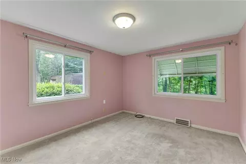 Bedroom - 8918 Bramley Dr, Independence, OH 44131 photo 1 of 6