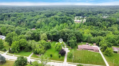 View/Area - 8918 Bramley Dr, Independence, OH 44131 photo 3 of 8