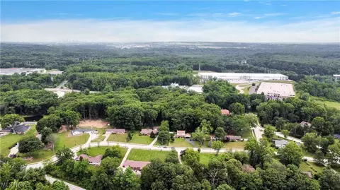 View/Area - 8918 Bramley Dr, Independence, OH 44131 photo 8 of 8