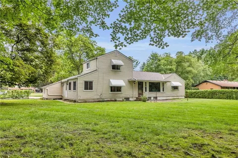 Exterior - 8918 Bramley Dr, Independence, OH 44131 photo 2 of 8