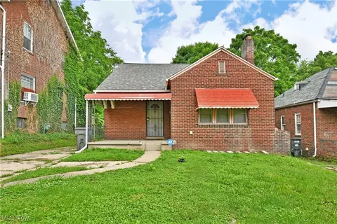 160 Roslyn Dr, Youngstown, OH 44505