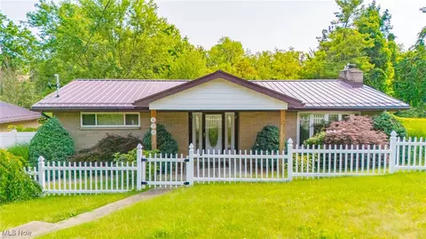 320 Canterbury Blvd, Steubenville, OH 43952