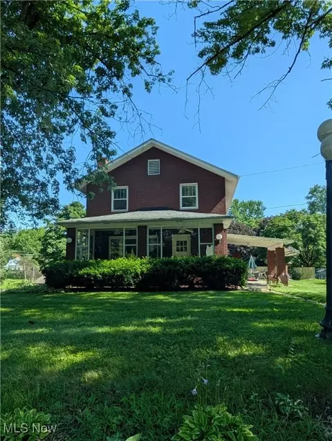 701 Mayberry Ln, East Liverpool, OH 43920