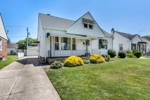 255 E 327th St, Willowick, OH 44095
