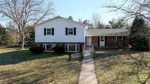 2749 Norton Rd, Stow, OH 44224