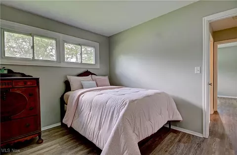 Bedroom - 881 Oak St, Elyria, OH 44035 photo 6 of 6
